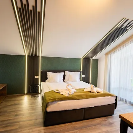 Aquahouse 4* 귤러