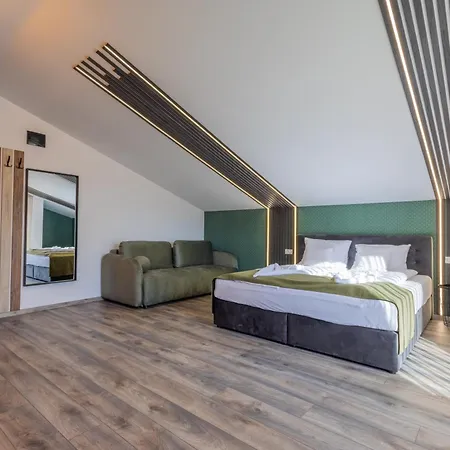 Aquahouse 4*