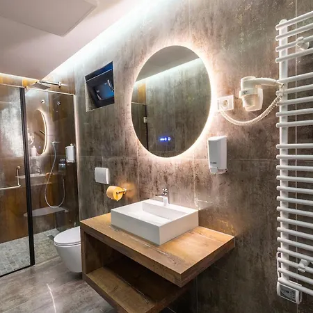 בית הארחה Aquahouse 4*