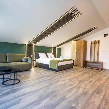 Aquahouse 4*