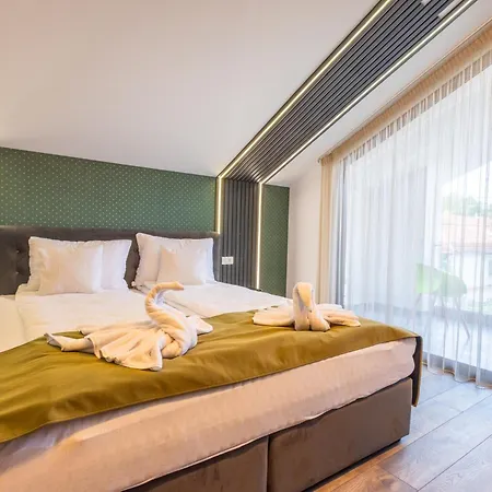 Aquahouse 4*