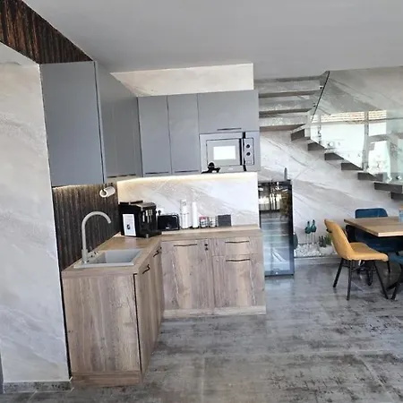 Aquahouse 4*